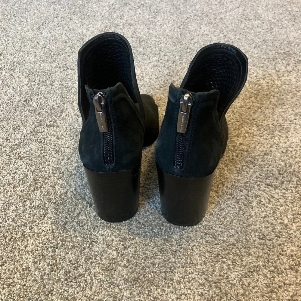Vince Camuto Katrina Black Suede Perforated Peep Toe Block Heel Booties 8M Edgy